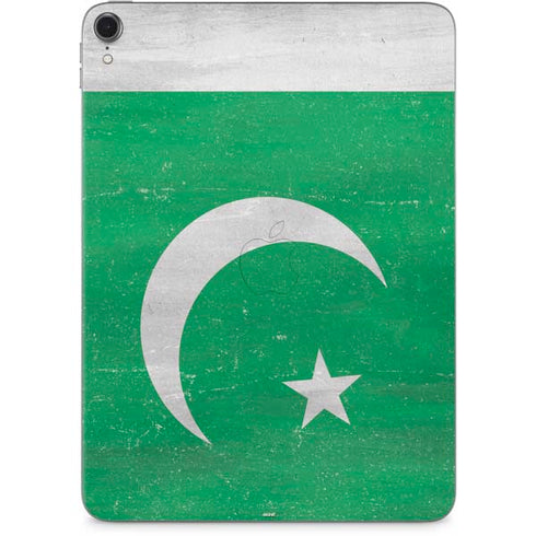 Pakistan Flag Distressed Apple iPad Pro Skin