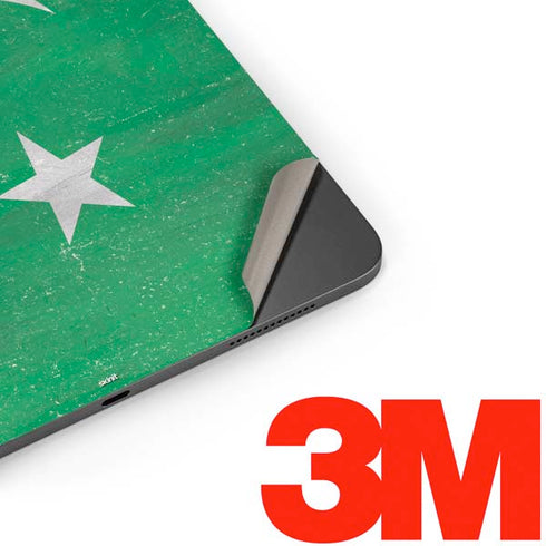 Pakistan Flag Distressed Apple iPad Pro Skin