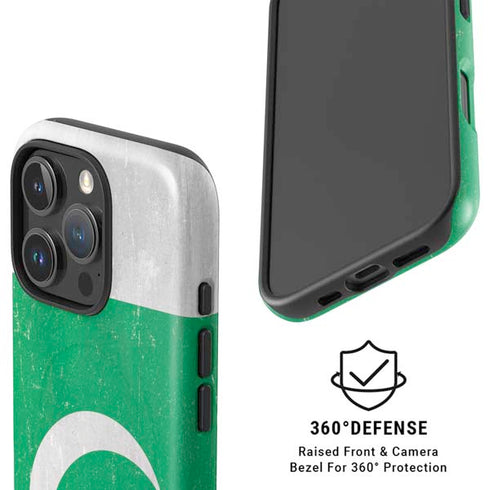 Pakistan Flag Distressed iPhone 16 Pro Magsafe Impact Case