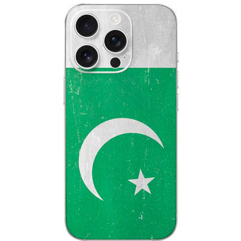 Pakistan Flag Distressed iPhone 16 Pro Skin