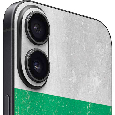 Pakistan Flag Distressed iPhone 16 Skin