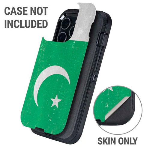 Pakistan Flag Distressed Otterbox Defender iPhone Skin