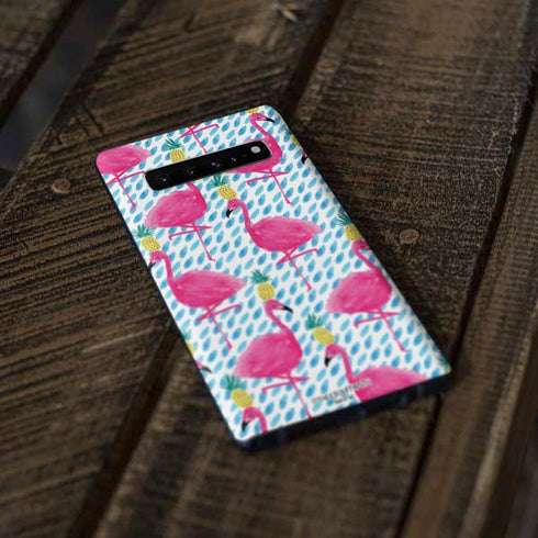 Bouffants and Broken Hearts Party Flamingos Galaxy S10 Skin