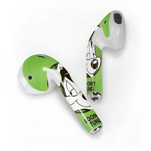 Looney Tunes Pepe Le Pew Full Apple AirPods Skin