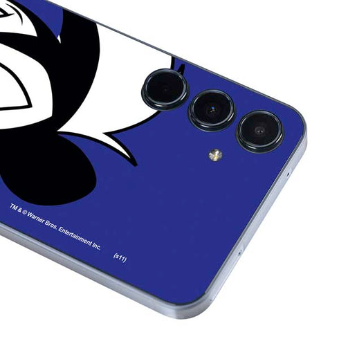 Looney Tunes Pepe Le Pew Zoomed In Galaxy A55 5G Skin