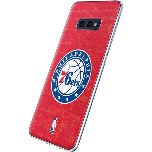 NBA Philadelphia 76ers Distressed Galaxy S10e Skin