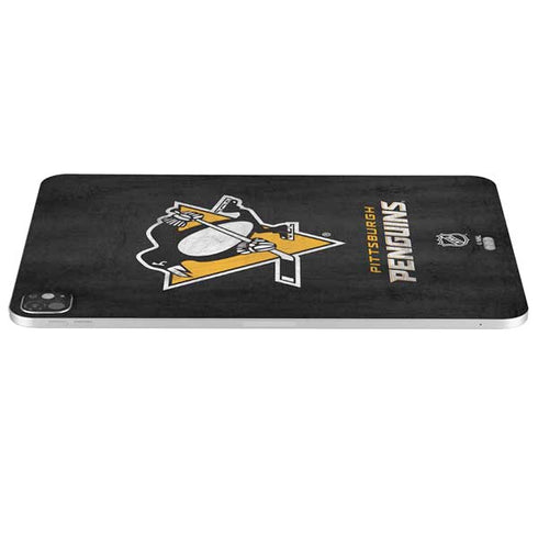 NHL Pittsburgh Penguins Distressed iPad Pro 13in M4 (2024) Skin