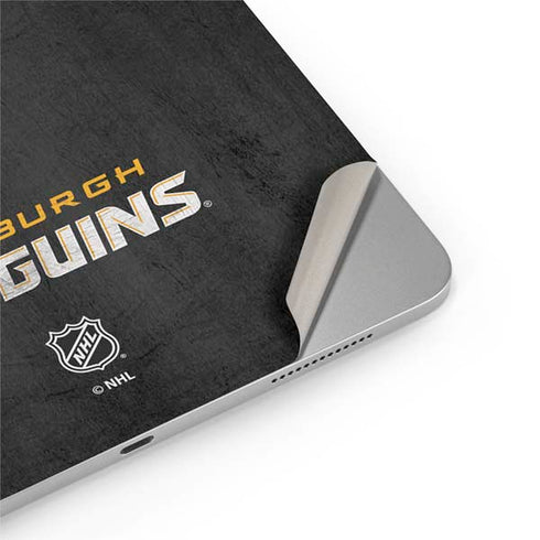NHL Pittsburgh Penguins Distressed iPad Pro 13in M4 (2024) Skin