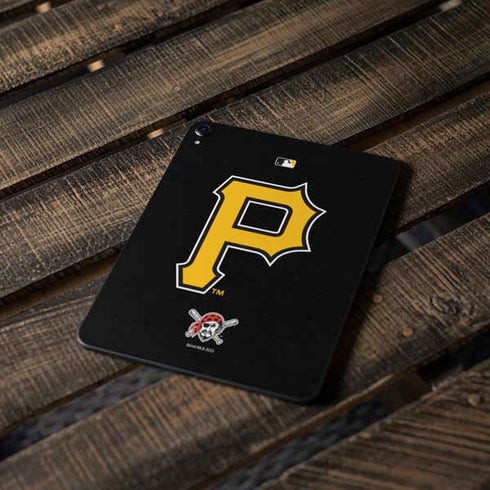 MLB Pittsburgh Pirates - Solid Distressed Apple iPad Pro Skin
