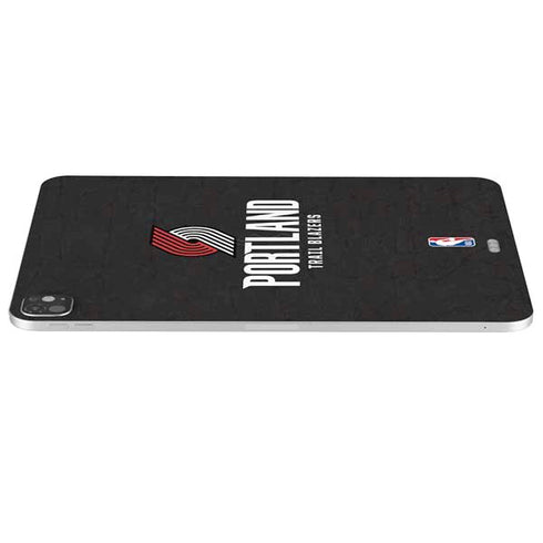 NBA Portland Trail Blazers Distressed iPad Pro 13in M4 (2024) Skin