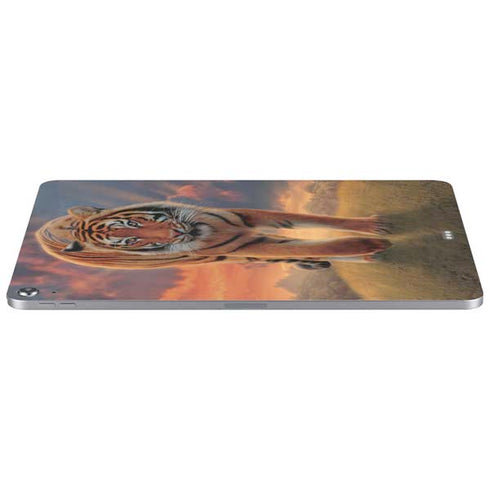 Rising Tiger by Vincent Hie Apple iPad Air Skin