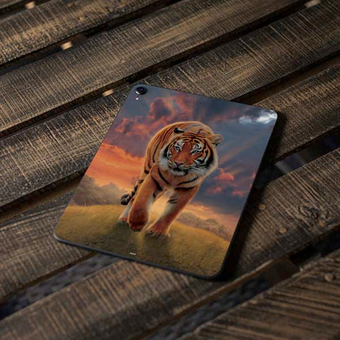 Rising Tiger by Vincent Hie Apple iPad Pro Skin