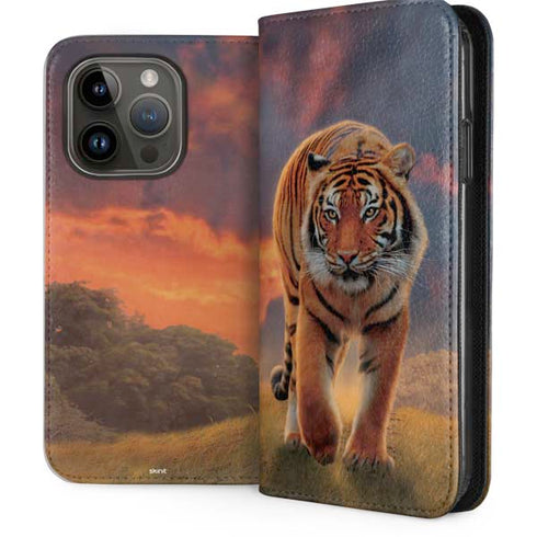 Rising Tiger by Vincent Hie iPhone 15 Pro Folio Case