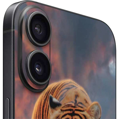 Rising Tiger by Vincent Hie iPhone 16 Skin