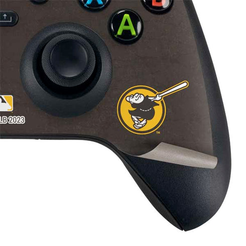MLB San Diego Padres - Solid Distressed Xbox Series X Bundle Skin