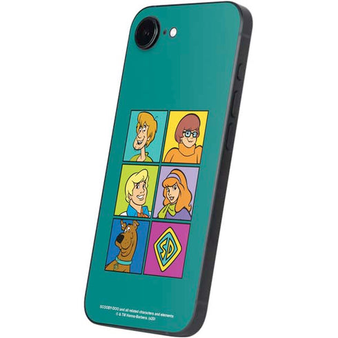 Scooby Doo Scooby-Doo Crew iPhone 16e Skin