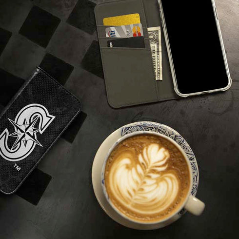 MLB Seattle Mariners Dark Wash iPhone 15 Folio Case