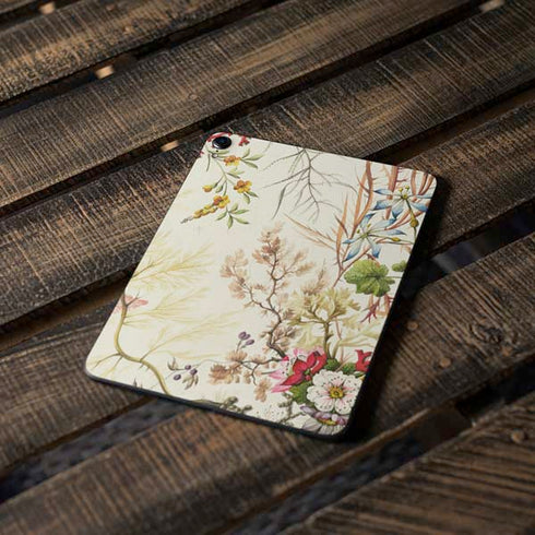 Seaweed on Silk Paper by William Kilburn Apple iPad Pro Skin