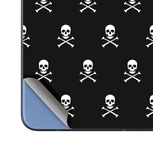 Skull and Crossbones (white) Galaxy Z Fold5 5G Skin