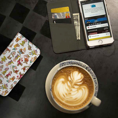 Disney Snow White Dwarfs Pattern iPhone 7 Folio Case