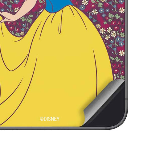 Disney Snow White Character with Floral Pattern Galaxy S25 Skin
