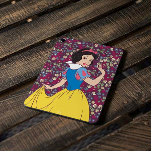 Disney Snow White Character with Floral Pattern Apple iPad Pro Skin
