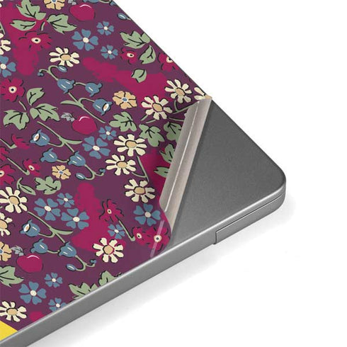 Disney Snow White Character with Floral Pattern Apple MacBook Pro 14-inch Skin