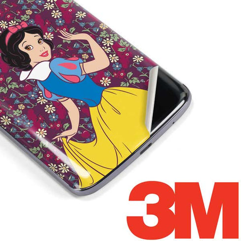 Disney Snow White Character with Floral Pattern Moto E5 Plus Skin