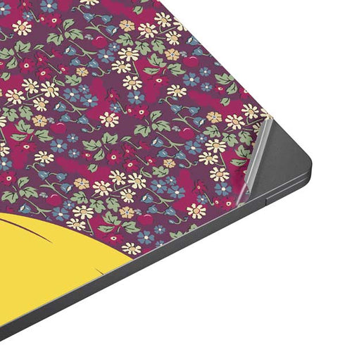 Disney Snow White Character with Floral Pattern Surface Laptop 7 15in Skin