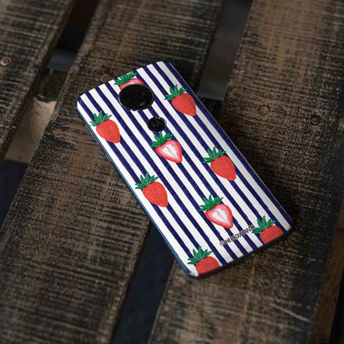Bouffants and Broken Hearts Strawberries and Stripes Moto E5 Plus Skin