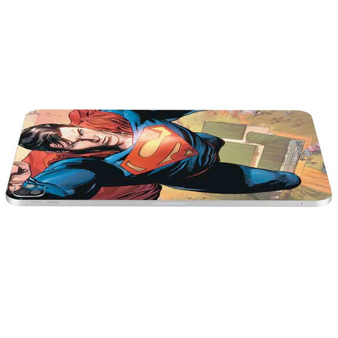 DC Comics Superman Flying Pose Action Comics #957 Art by Patch Zircher iPad Pro 13in M4 (2024) Skin