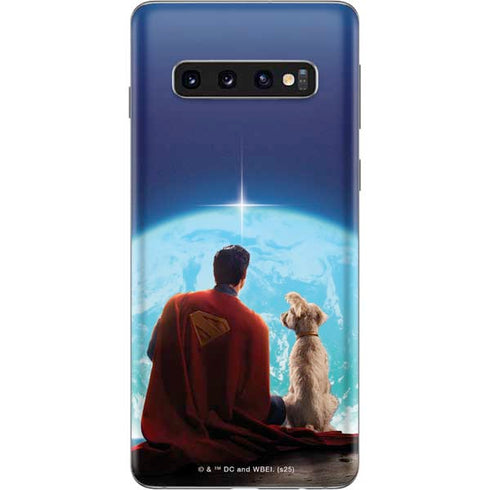 Superman 2025 Superman & Krypto watch the Earth Galaxy S10 Skin