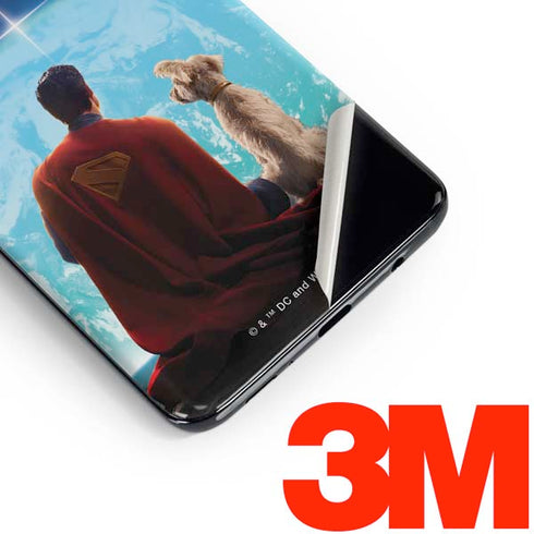 Superman 2025 Superman & Krypto watch the Earth Galaxy S10e Skin