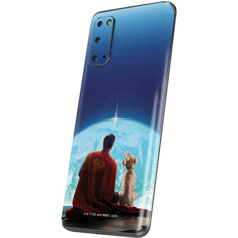 Superman 2025 Superman & Krypto watch the Earth Galaxy S20 Skin