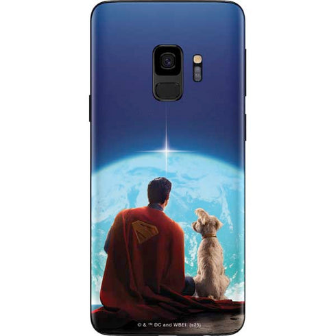 Superman 2025 Superman & Krypto watch the Earth Galaxy S9 Skin