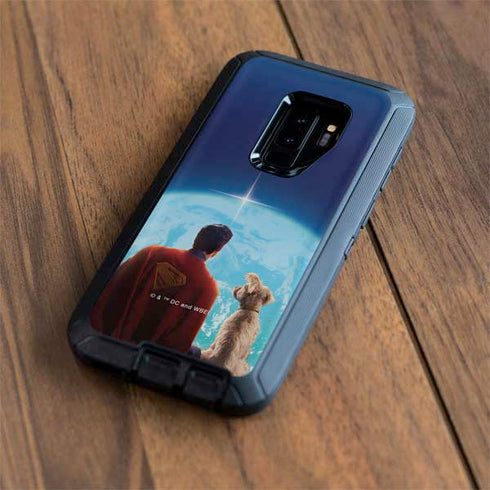 Superman 2025 Superman & Krypto watch the Earth Otterbox Defender Galaxy Skin