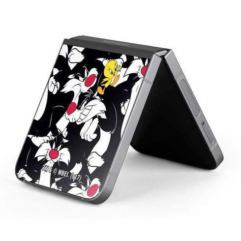 Looney Tunes Sylvester and Tweety Super Sized Galaxy Z Flip6 Skin
