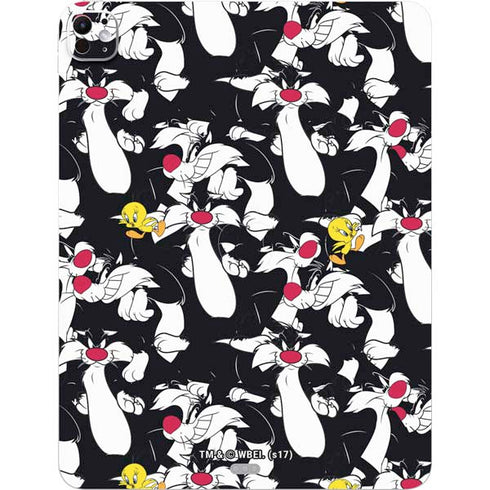 Looney Tunes Sylvester and Tweety Super Sized iPad Pro 13in M4 (2024) Skin