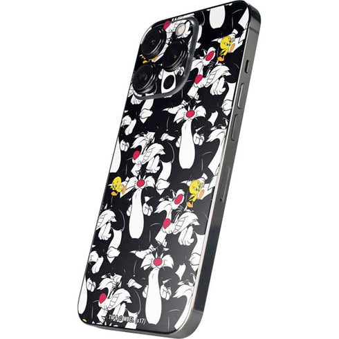 Looney Tunes Sylvester and Tweety Super Sized iPhone 16 Pro Skin