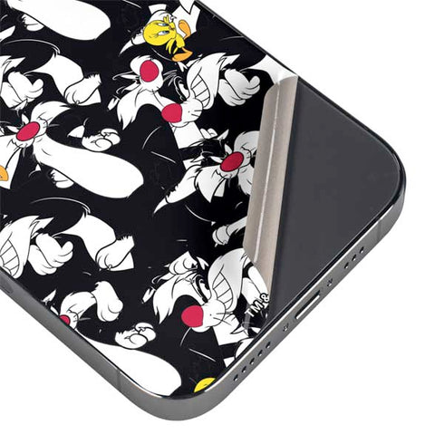 Looney Tunes Sylvester and Tweety Super Sized iPhone 16e Skin