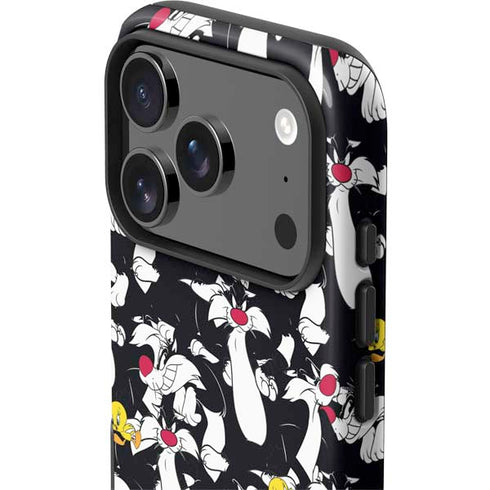 Looney Tunes Sylvester and Tweety Super Sized iPhone 17 Pro Impact Case