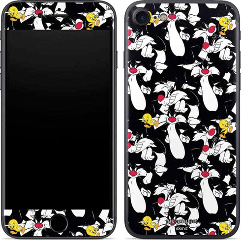 Looney Tunes Sylvester and Tweety Super Sized iPhone 7 Skin