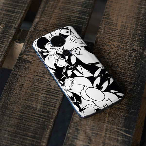 Looney Tunes Sylvester Super Sized Pattern Moto E5 Plus Skin