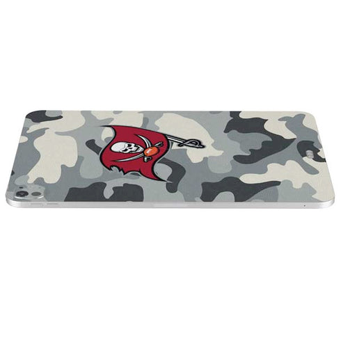 NFL Tampa Bay Buccaneers Camo iPad Pro 13in M4 (2024) Skin