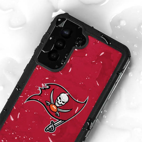 NFL Tampa Bay Buccaneers Distressed Galaxy S24 Plus Waterproof Case