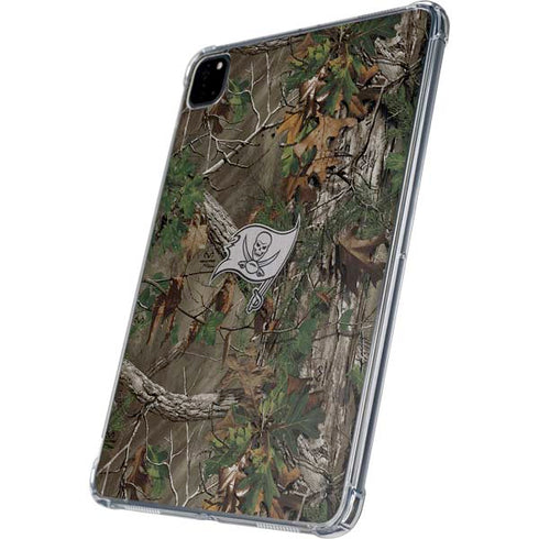 NFL Tampa Bay Buccaneers Realtree Xtra Green Camo iPad Pro 11in (2024) Clear Case
