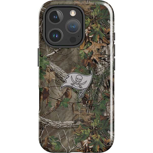 NFL Tampa Bay Buccaneers Realtree Xtra Green Camo iPhone 16 Pro Magsafe Impact Case