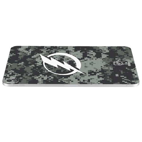 NHL Tampa Bay Lightning Camo iPad Pro 13in M4 (2024) Skin