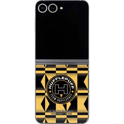 Wizarding Worlds Harry Potter Team Hufflepuff Galaxy Z Flip6 Skin