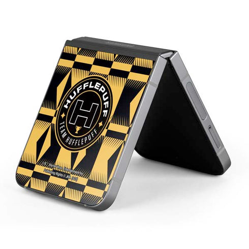 Wizarding Worlds Harry Potter Team Hufflepuff Galaxy Z Flip6 Skin